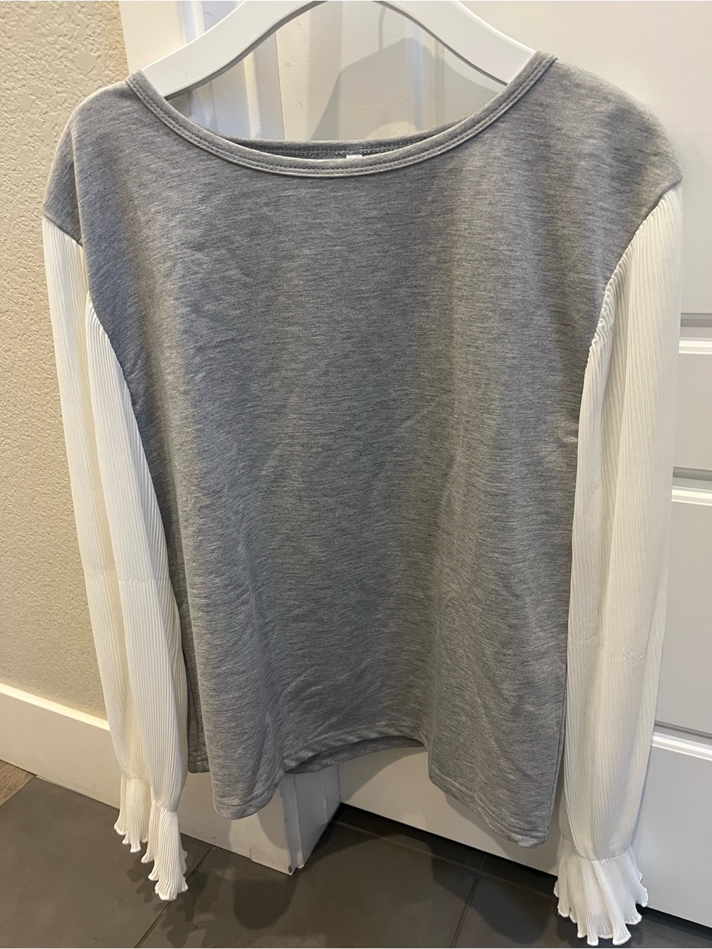 Womens Gray Pullover Top with White Pleated Sleeves
